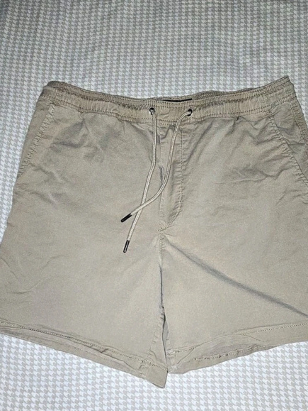 American Eagle Men's Hybrid Shorts in Gray Size Medium